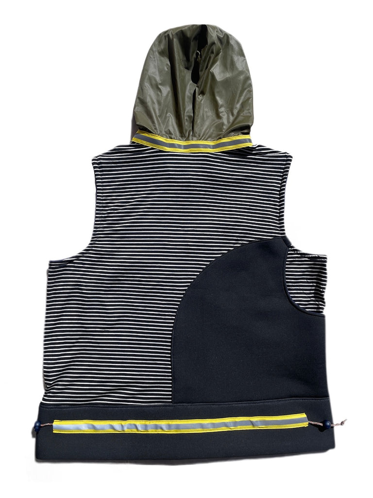 Vest Norway Spruce Size S, XL - Vander Jacket | Handmade Eco-Friendly Garments Designed For Runners