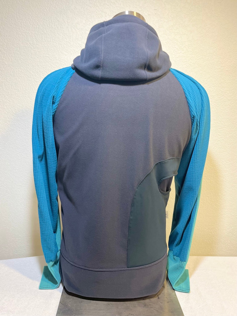 Glacier Size XL ReMelly'd! - Vander Jacket | Handmade Eco-Friendly Garments Designed For Runners